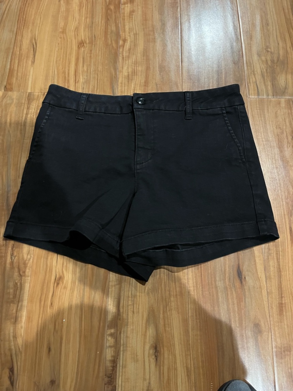 BCBGeneration Women’s Black High-Rise Casual Shorts